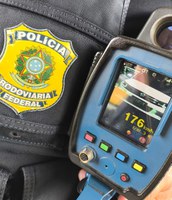 Carro é flagrado a 176 km/h na BR-470 em Navegantes