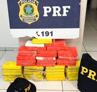 Furgão carregado com 43 quilos de cocaína é interceptada pela PRF em Tubarão