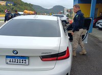 Homem é preso em Itapema com carro de luxo que ele mesmo furtou horas antes no RS