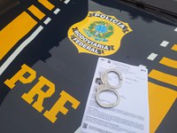 Homem procurado por homicídio é preso na BR-101 em Barra Velha