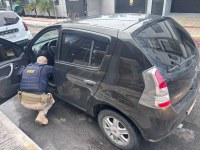 Motorista é preso com carro roubado em Balneário Camboriú