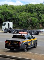 Operação contra excesso de peso flagra 184 mil quilos a mais que o permitido no oeste e meio-oeste do estado