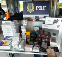 PRF apreende cerca de R$ 115 mil em produtos importados irregularmente na BR-101 em Barra Velha