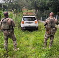 Homens que assaltaram automóvel usando simulacro de arma são presos em Biguaçu