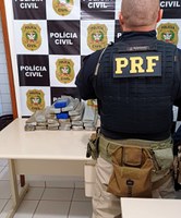 Homem acompanhado de menor é preso com 20 kg de maconha na BR-282 em Bom Retiro