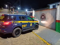 Homem procurado por roubo é preso na BR-280 em Mafra