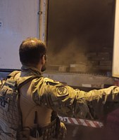 PRF localiza camarão argentino contrabandeado escondido em carga de peixe na BR-101