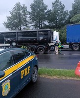 Operação Serra Segura fiscaliza veículos de carga na BR-116