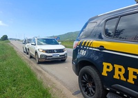 PRF recupera carro furtado que circulava clonado na BR-101 em Porto Belo