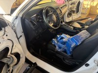 Drogas e carro apreendido ao lado das viaturas da PRF e PMRv