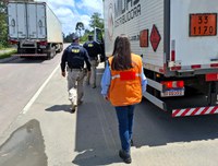 Ação conjunta fiscaliza transporte de produtos perigosos em Rio Negrinho