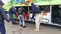 PRF apreende 1.400 garrafas de vinho em ônibus na BR 153 em Água Doce