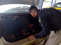 PRF intercepta carga ilegal de medicamentos e cigarros eletrônicos em Joinville