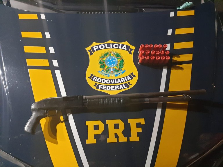 PRF apreende espingarda calibre 12 com numeração suprimida e 18 munições em  Itapecerica da Serra/SP