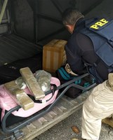 PRF apreende maconha na rodovia Fernão Dias