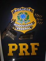 Em menos de 12h, PRF recupera veículo e apreende arma de fogo na rodovia Régis Bittencourt