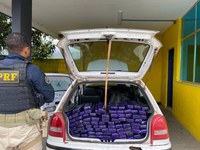 PRF apreende 214 tabletes de Maconha na Régis Bittencourt