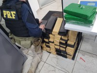 PRF apreende maconha e cocaína na Fernão Dias