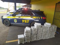 PRF apreende mais de 300 quilos de maconha na divisa de São Paulo e Paraná