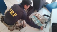 PRF apreende mais de um milhão e meio de reais em Lavrinhas/SP