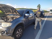 PRF intercepta quadrilha de furto de carga, prende 4 indivíduos, recupera 15 toneladas de cimento e caminhonete roubada.