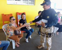 PRF realiza comando educativo em alusão ao Dia das Mulheres na BR 153