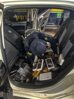PRF flagra fundo falso em veículo com R$ 350 mil em remédios contrabandeados na BR-153