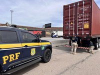 PRF identifica adulteração em carreta durante fiscalização na Dutra, em Jacareí/SP