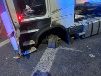 PRF prende caminhoneiro após fuga na BR-153
