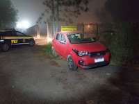 Casal é preso após fuga pela via Dutra