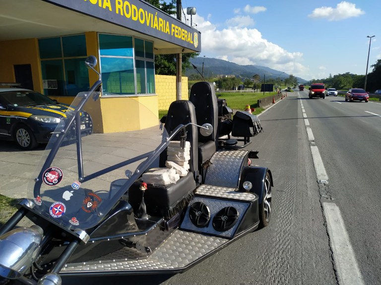 Triciclo apreendido com 30 quilos de crack