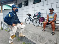 Com fome e cansado, pagador de promessas é auxiliado pela PRF na Régis Bittencourt