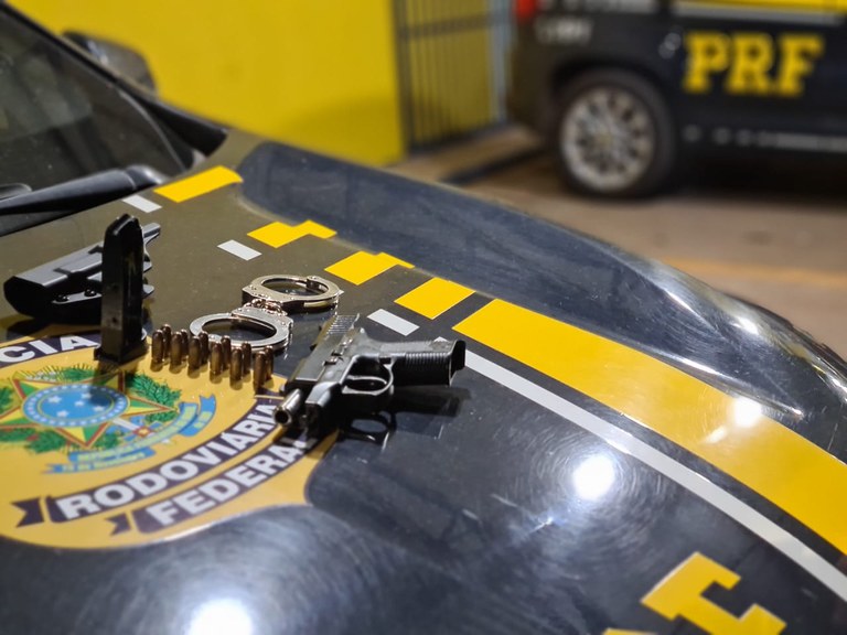 Condutor armado e embriagado é preso pela PRF em Ourinhos.