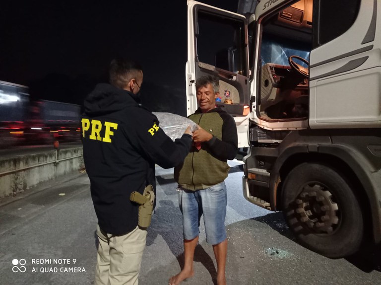 Caminhoneiro cobertor Fernão.jpeg.sb-8ba2ed9e-H3p2Qr