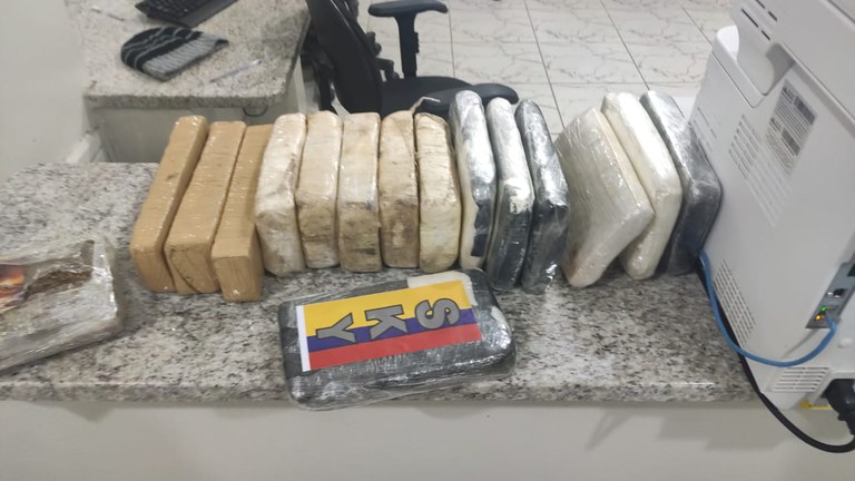 PRF apreende 12 quilos de cocaína pura na Fernão Dias