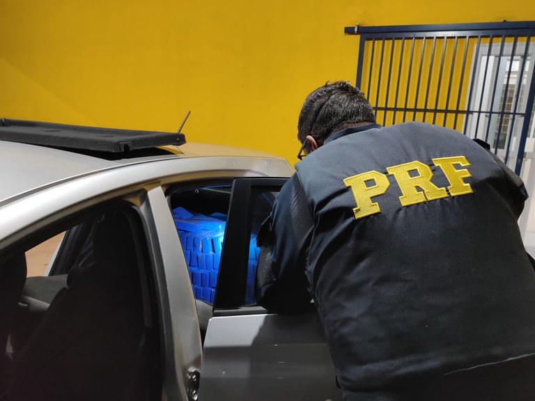 PRF apreende 200 quilos de maconha em Ourinhos-SP