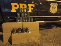 PRF apreende 480 latas de fumo de mascar em Cajati/SP