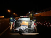 PRF apreende 865 pacotes de cigarro paraguaio na Régis Bittencourt