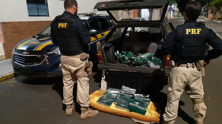 PRF apreende 97 quilos de maconha