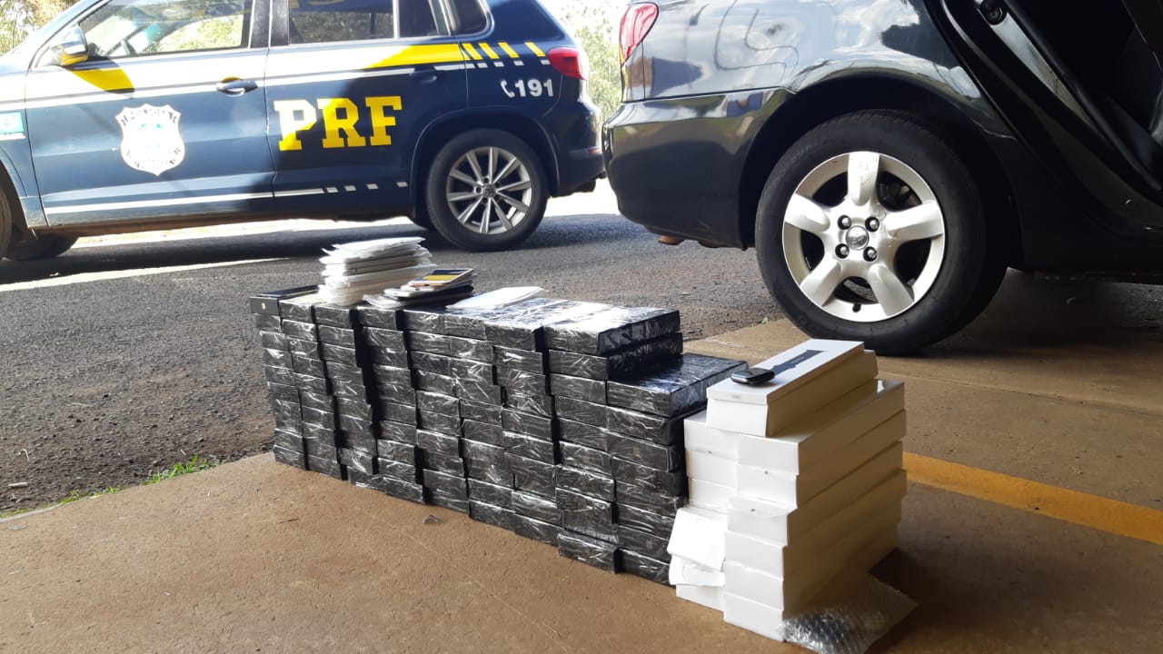 PRF apreende carga de celulares avaliada em mais de meio milhão de reais