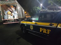 PRF apreende carga milionária de vinhos vindos argentinos em São José do Rio Preto