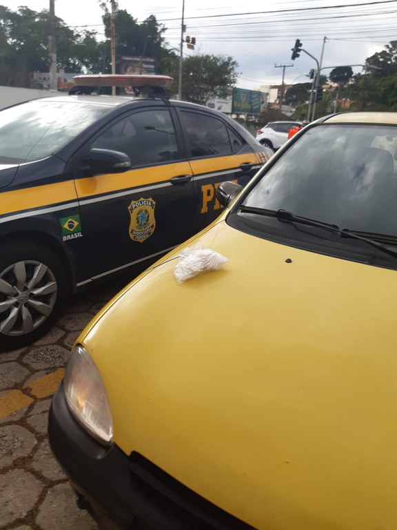 PRF apreende cocaína da Fernão Dias