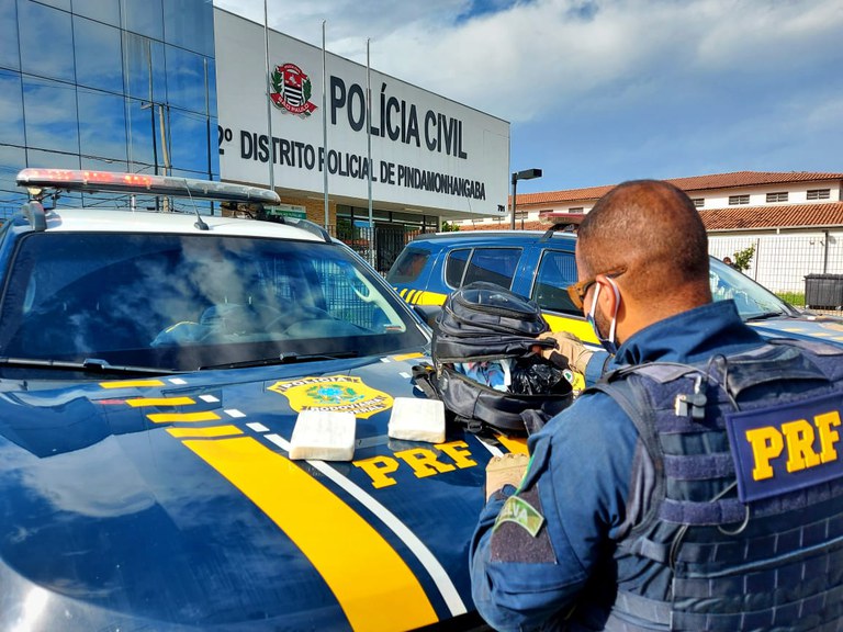 PRF apreende dois quilos de cocaína na Via Dutra