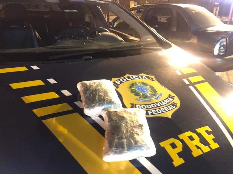 PRF apreende maconha em Arujá