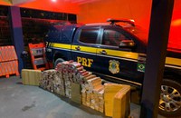 PRF apreende mais de 400kg de maconha na BR-116, em Registro