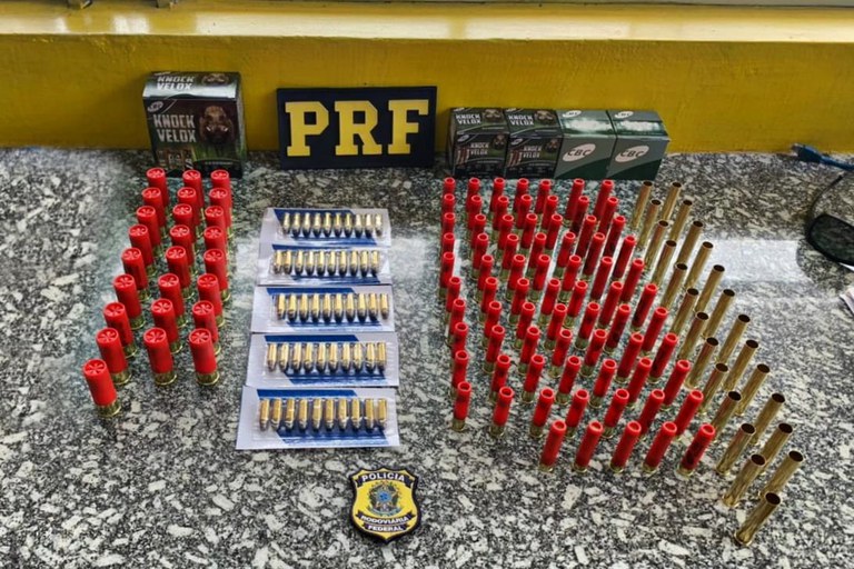 PRF apreende mais de uma centena de munições na divisa SP x MG