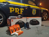 PRF apreende mercadorias importadas na Régis Bittencourt