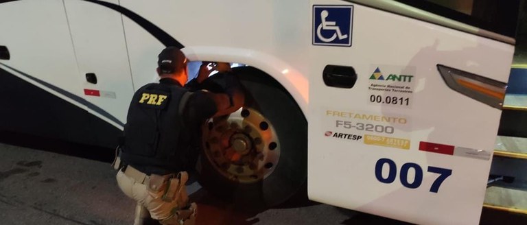 Ônibus dublê em Aparecida 1