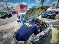 PRF apreende veículo adulterado em Arujá/SP