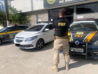 PRF apreende veículo clonado na Dutra
